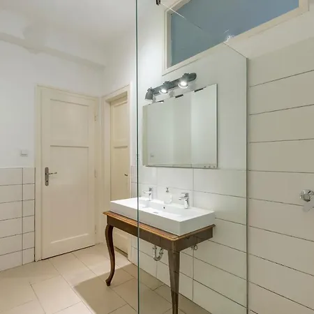 Galya Apartment
